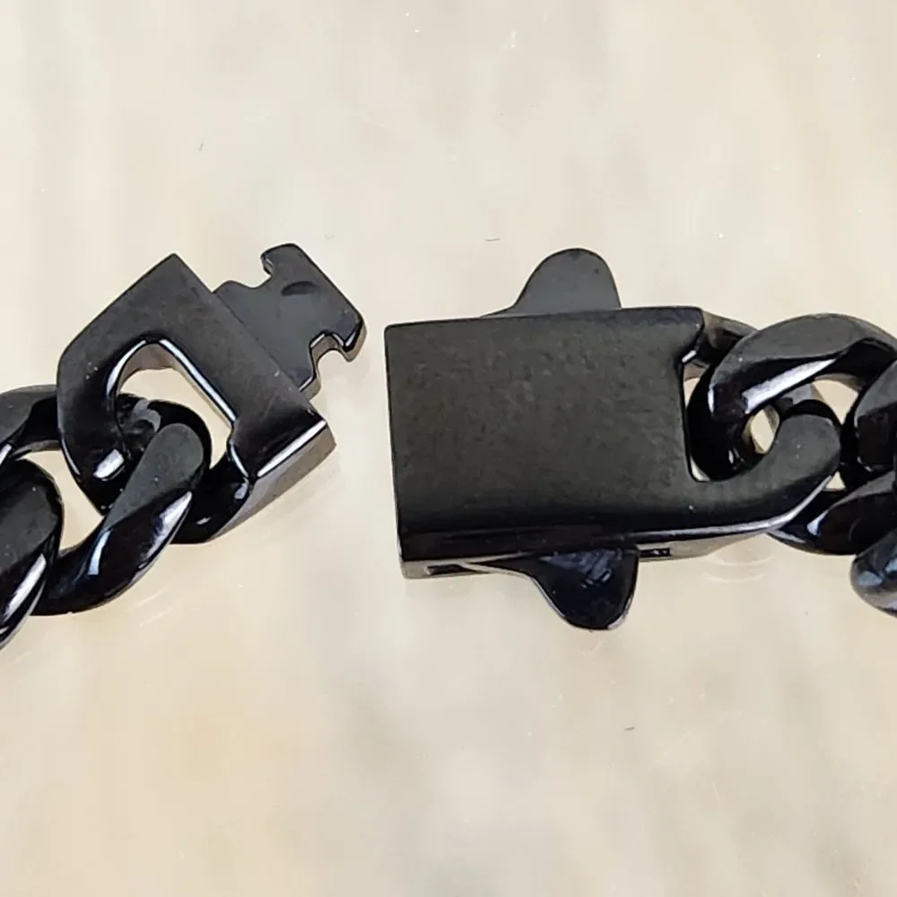🩵⏭️NIB Black Classic Cuban Chain Link 20